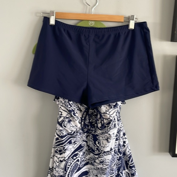 Septangle tankini with boy shorts. Size 14. - Picture 8 of 10